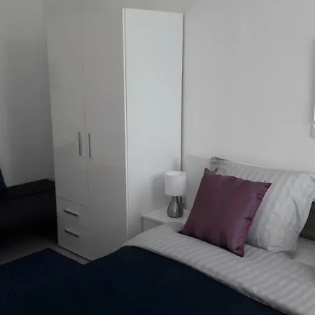 Center Ronjgova Апартаменты Пула